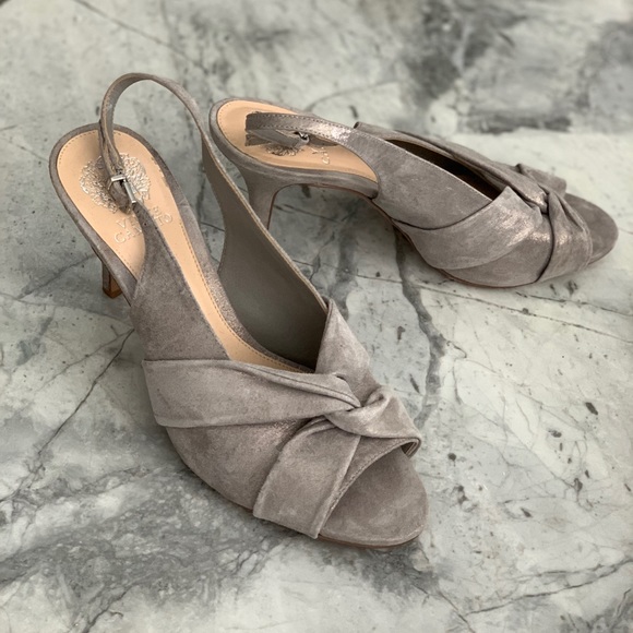 Vince Camuto grey soft leather heels - Picture 2 of 3